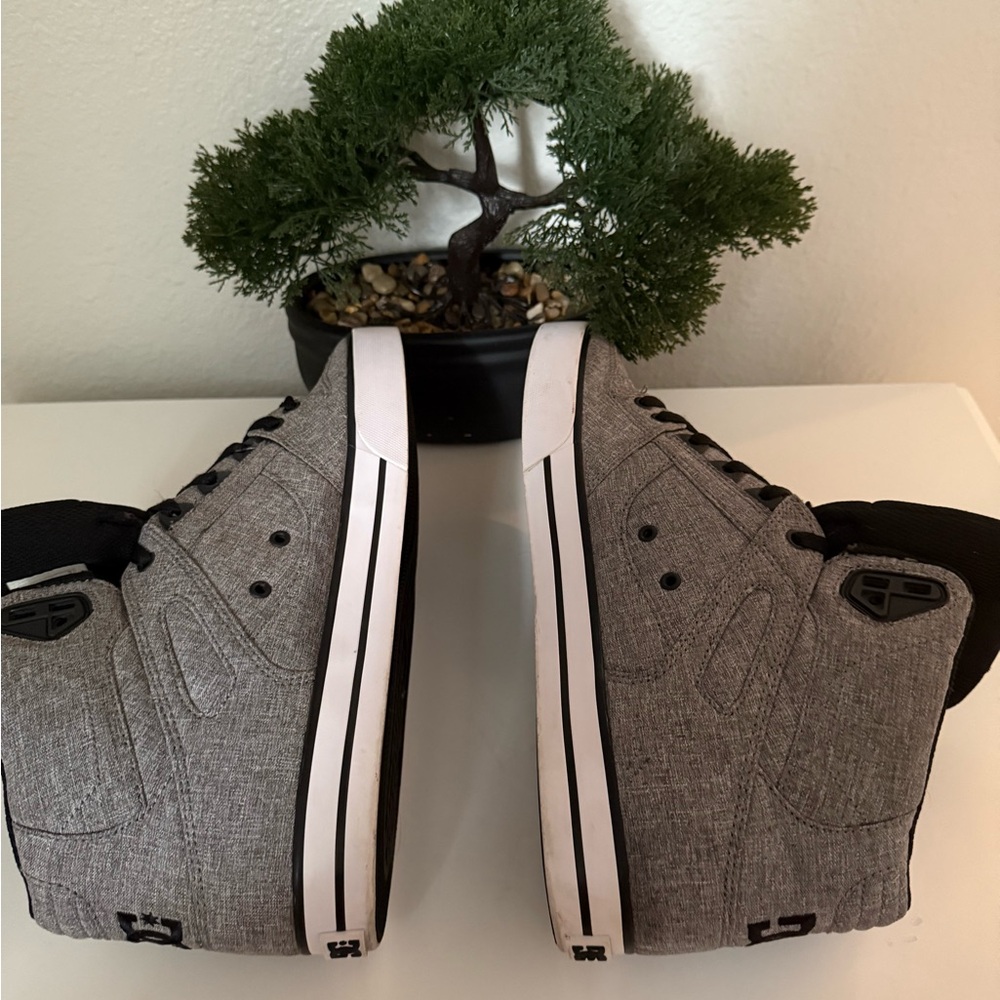 DC Men's Black and Gray High-Top Sneakers - Picture 7 of 7